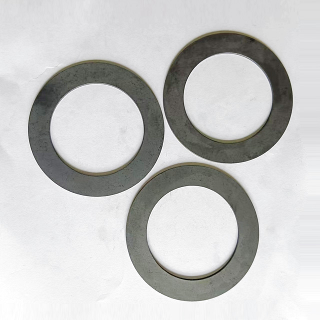 Transmission adjusting shim